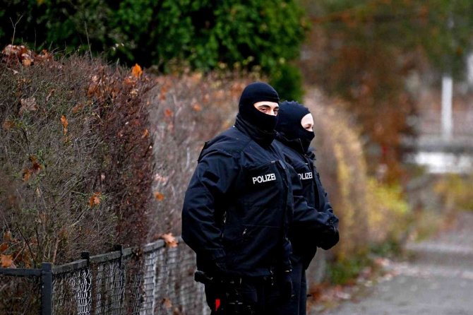 Almanya’da Darbe Planladığı Belirtilen Aşırı Sağcı Gruba Operasyon
