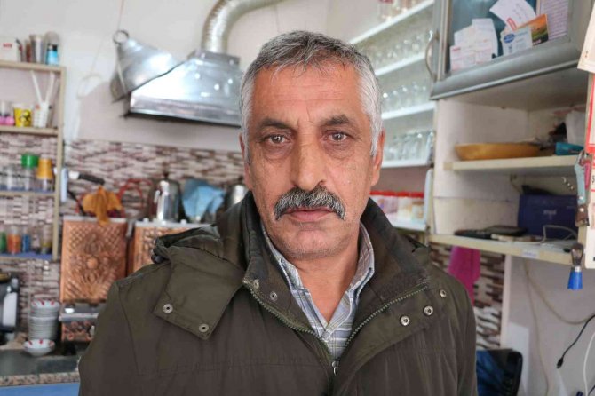 Duyarlı Çaycı 1 Haftadır Aradığı Altın Sahibini Polislerin Yardımıyla Buldu