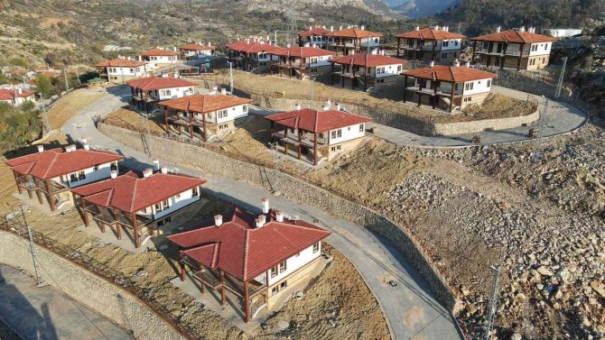 Antalya’daki Orman Yangını Sonrası Toki̇ Yeni Bir Köy İnşa Etti