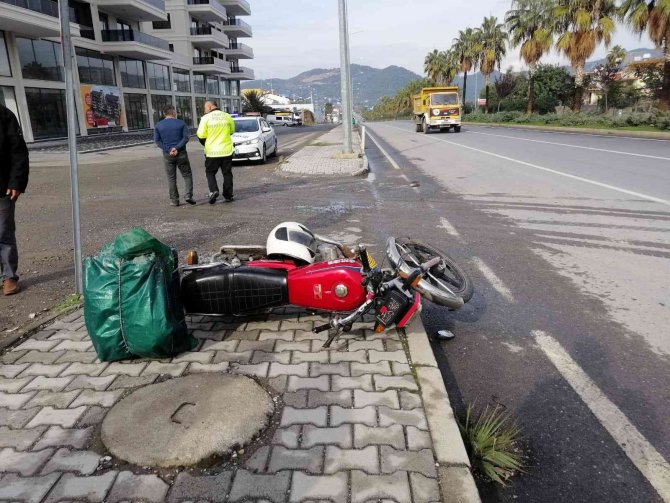 Gazipaşa’daki Kazada Motosiklet Sürücüsü Yaralandı
