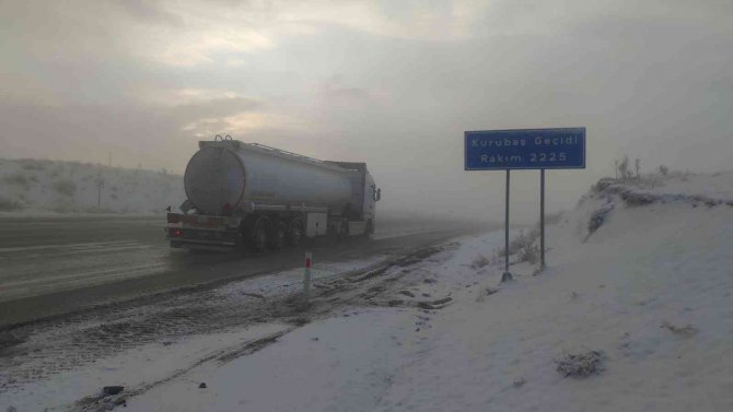 Van’da Kar Yağışı Ve Sis Etkili Oldu