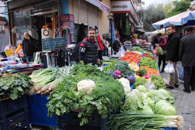 Pazarlarda Kış Sebzelerine Rağbet Arttı