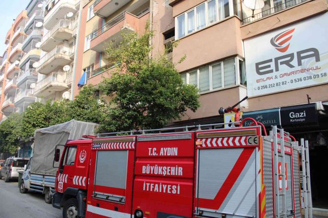 Sigarayla Uyudu, Sünger Tutuşunca Çıkan Yangın Çıktı