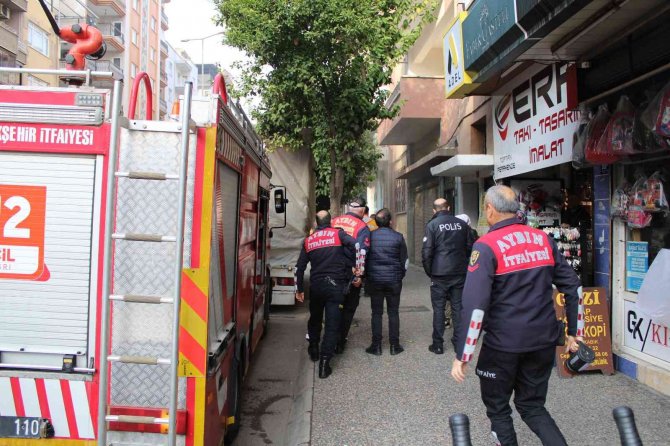 Sigarayla Uyudu, Sünger Tutuşunca Çıkan Yangın Çıktı