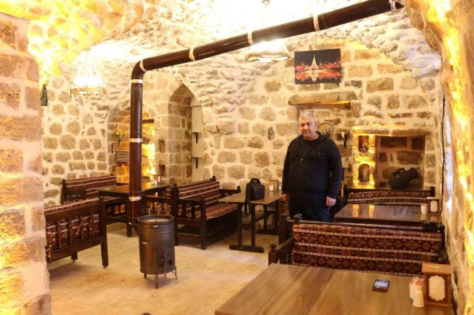 Mardin’de Bir Girişimci 500 Yıllık Evini Kafeye Dönüştürdü