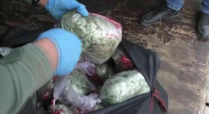 230 Kilo Uyuşturucuyu Ev Eşyalarının Arasına Saklamış