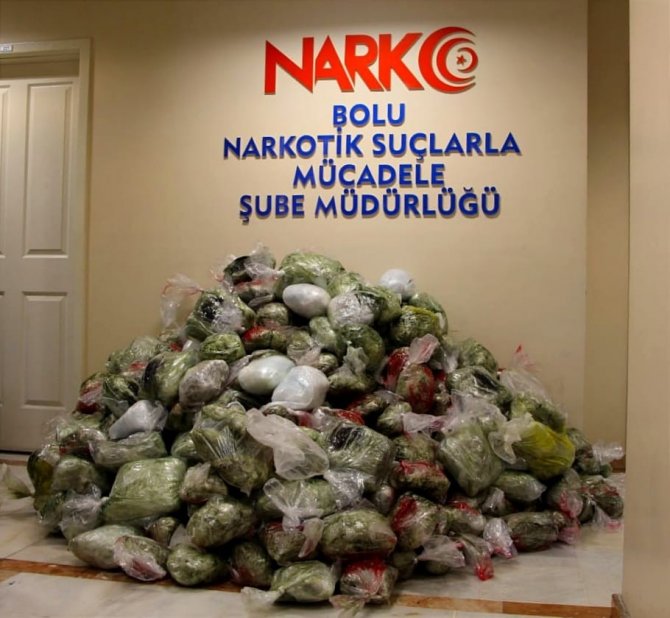 230 Kilo Uyuşturucuyu Ev Eşyalarının Arasına Saklamış