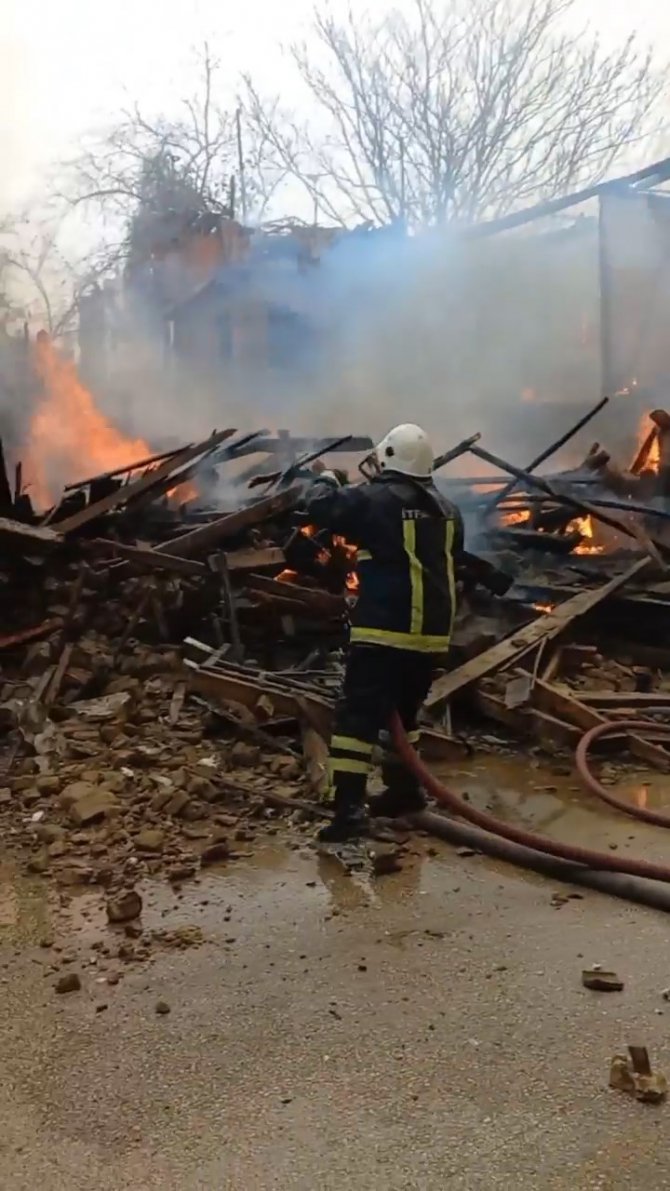 Bursa’da Bir Ev Alevlere Teslim Oldu