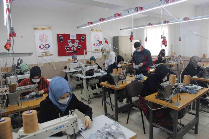 Bursa’da Hayat Boyu Öğrenme Kurslarından 482 Bin 982 Kişi Faydalandı