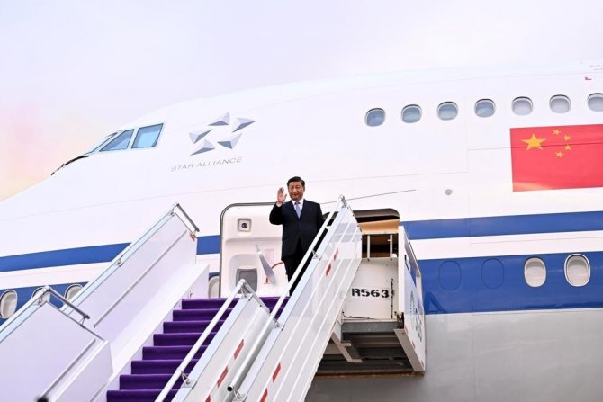 Çin Devlet Başkanı Xi, Suudi Arabistan’da
