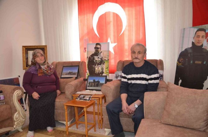 Şehidin Hatırasını Yazdıkları Şiirlerle Yaşatıyorlar
