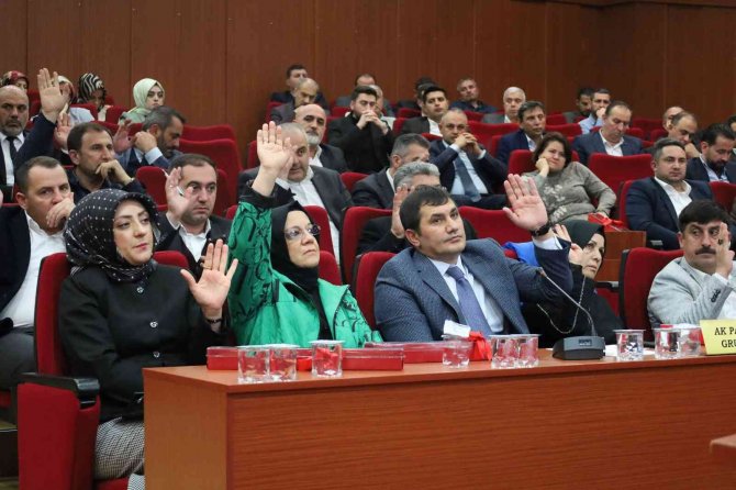 Belediye Meclisinde Önemli Karar: Makam Aracı Togg Olacak