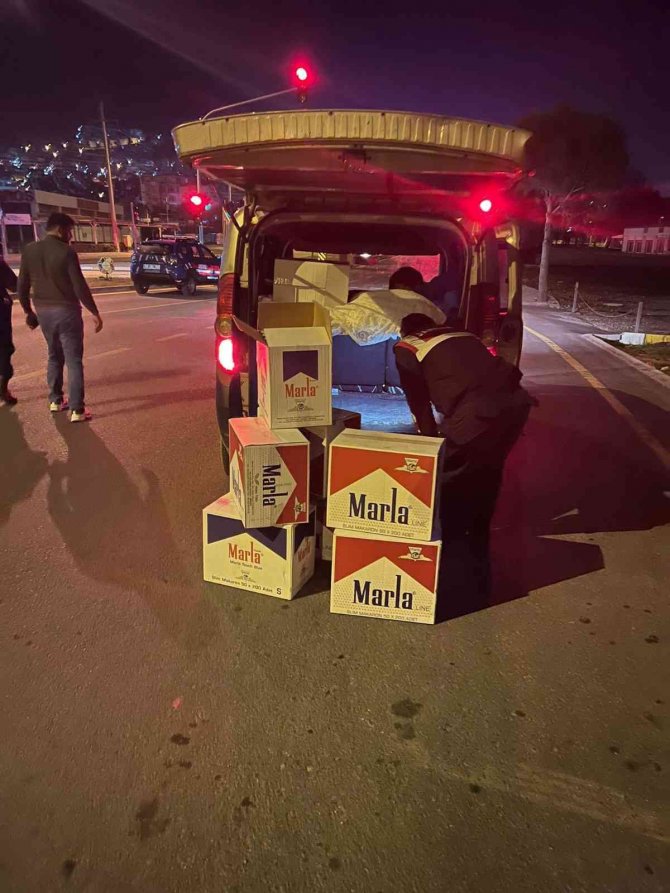 Didim Jandarmasından Kaçak Sigara Baskını