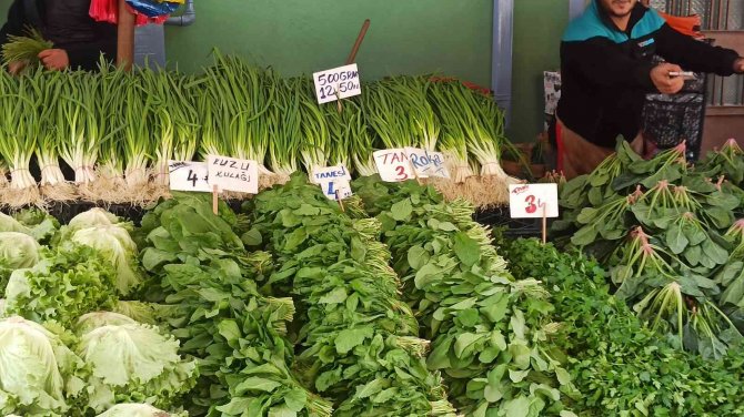 Semt Pazarları Marketlere Göre Neredeyse Yarı Yarıya Ucuz