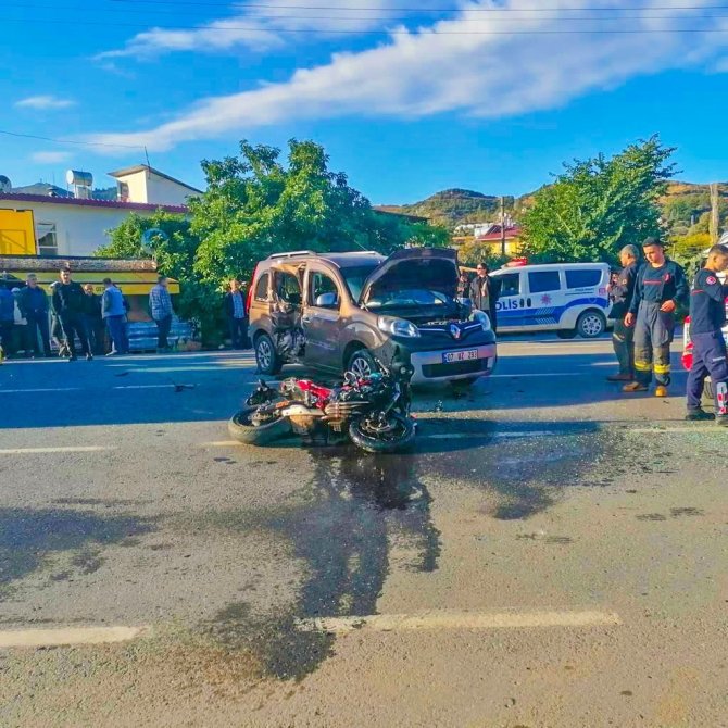 Motosiklet Sürücüsünü Ölüme Götüren Kaza Kamerada