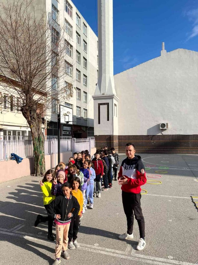 “İ̇lkokullarda Spor Dalı Eğitimi” Cumhuriyet İ̇lkokulunda Başladı