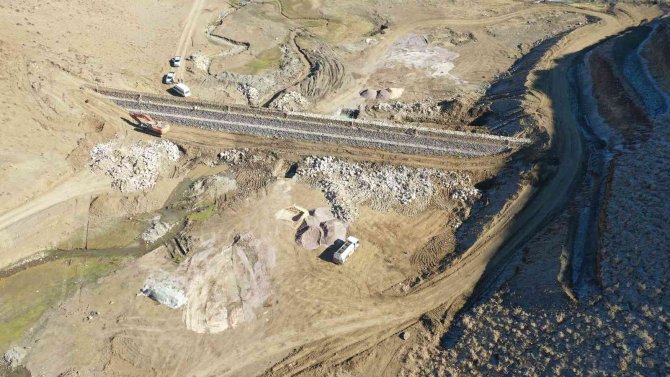 Salkımlı Göleti’nde Çalışmalar Devam Ediyor