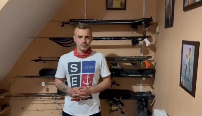 Akdeniz Foku Su Altında Uyurken Görüntülendi