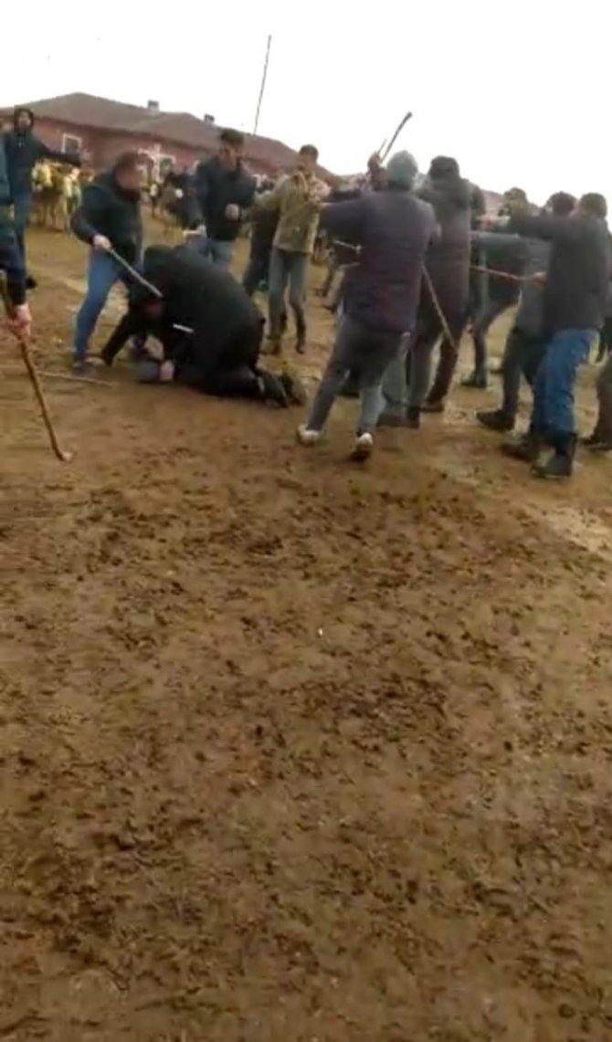 Ağrı Canlı Hayvan Pazarı’nda Sopalı Kavga: 4 Yaralı