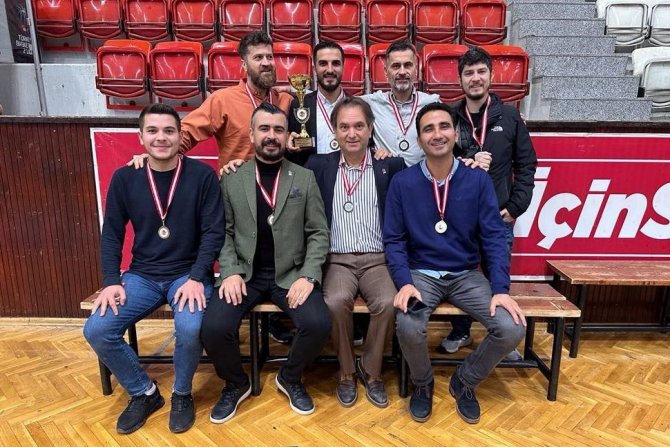 İ̇zmir Basın Ligi’nin Şampiyonu Tsyd İ̇zmir