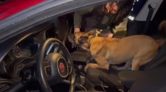 İ̇zmir Polisinden Uyuşturucu Sevkiyatına Darbe: 1 Kilo Metamfetamin Ele Geçirildi