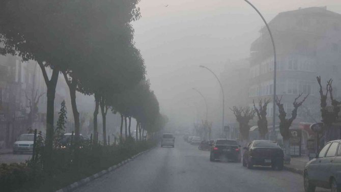 Yoğun Sis Sürücülere Zor Anlar Yaşattı