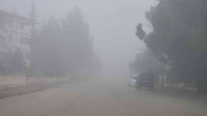 Yoğun Sis Sürücülere Zor Anlar Yaşattı