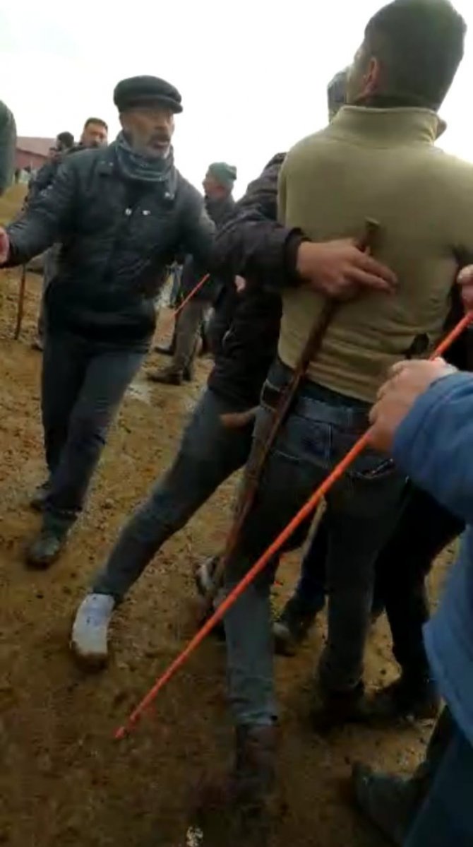 Ağrı Canlı Hayvan Pazarı’nda Sopalı Kavga: 4 Yaralı