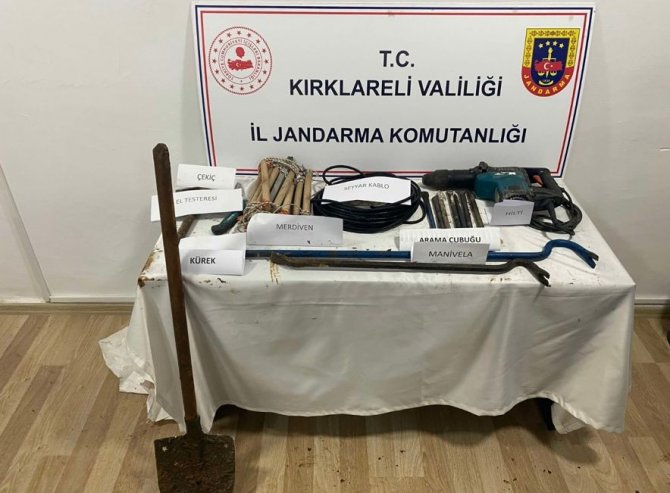 Kırklareli’nde "Kaçakçılık Ve Uyuşturucuyla Mücadele" Uygulaması: 22 Kişi Hakkında İşlem Yapıldı