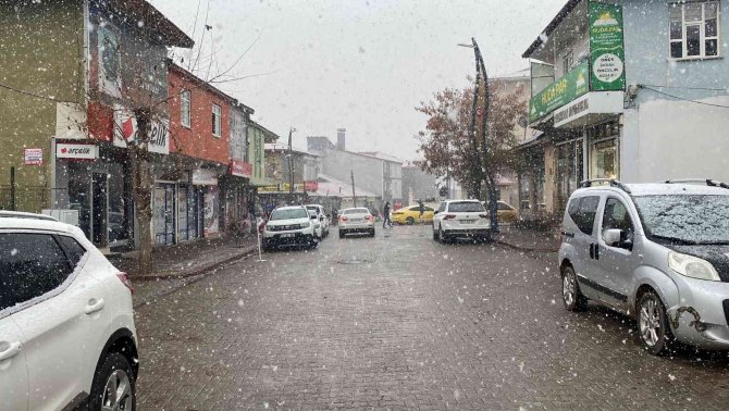 Karlıova’da Kar Yağışı Başladı