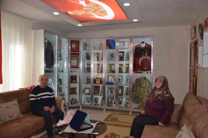 Şehidin Hatırasını Yazdıkları Şiirlerle Yaşatıyorlar