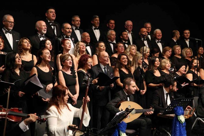 “Sanat Güneşi” Doğum Gününde Şarkılarıyla Anıldı