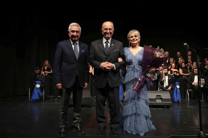 “Sanat Güneşi” Doğum Gününde Şarkılarıyla Anıldı