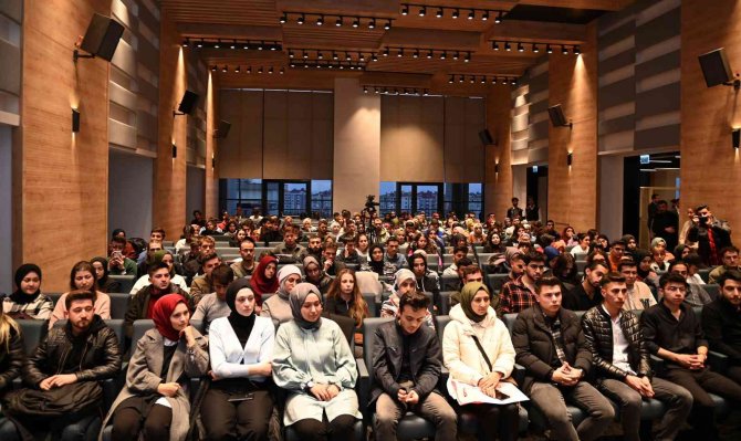 Başkan Pekyatırmacı: “Türkiye Yüzyılı’nı Gençlerle Birlikte Kuracağız”