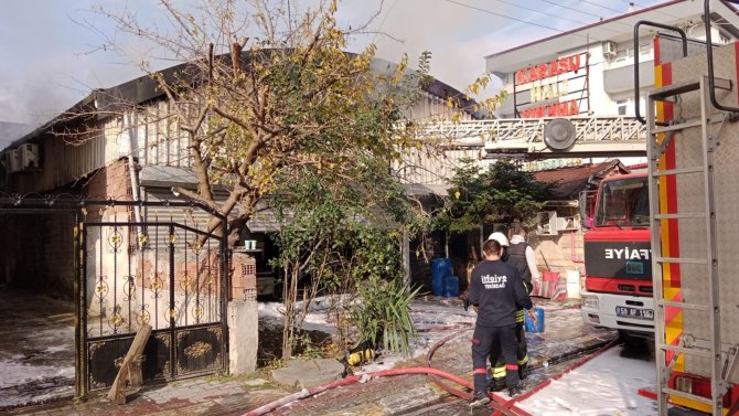 Tekirdağ’da Halı Yıkama Tesisinde Yangın Çıktı