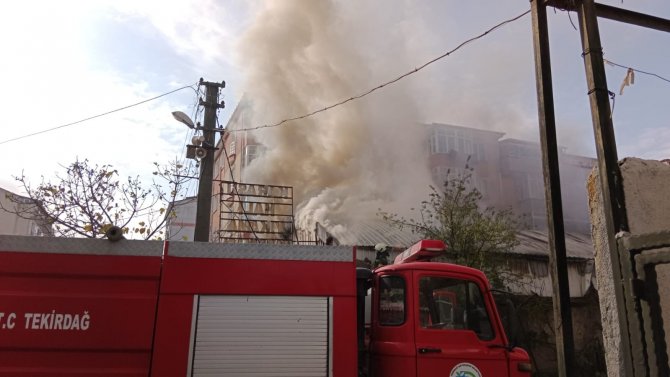 Tekirdağ’da Halı Yıkama Tesisinde Yangın Çıktı