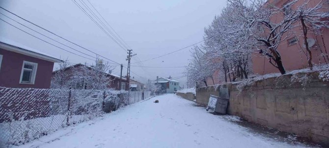 Tunceli’nin İlçeleri Beyaza Büründü