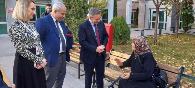 Vali Mete Buhara, Hasta Ve Refakatçılarını Dinledi