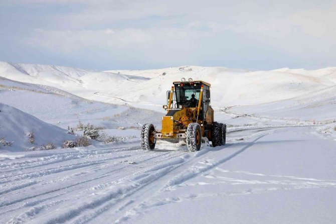 Kardan Kapanan Yollar Tek Tek Açıldı