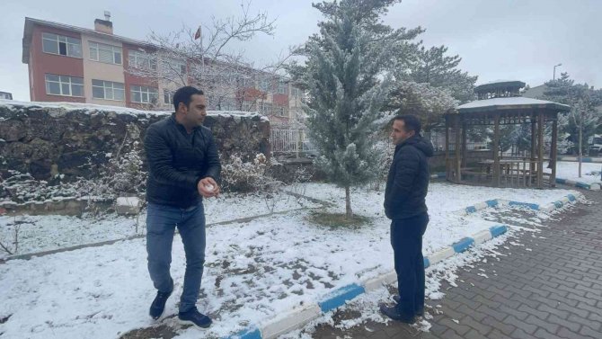 Muradiye’de Kar Yağışı