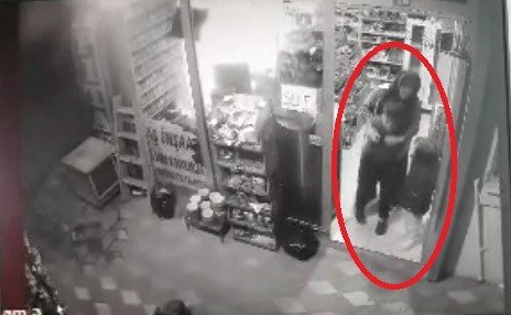 Boğazına Şeker Kutusu Kapağı Kaçan Çocuğu Boğulmaktan Kurtardı