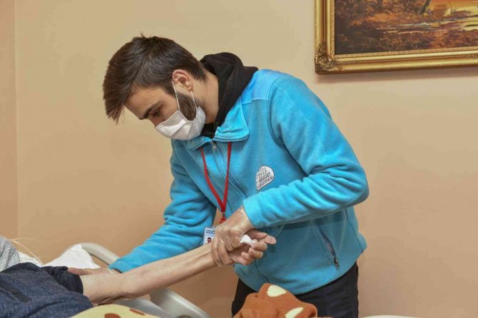 2022 Yılında Esenyurt’ta 10 Bin 769 Kişiye Evde Sağlık Hizmeti Verildi