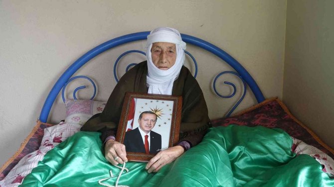 90 Yaşındaki Vesile Nine’nin ‘Tayyip Erdoğan’ Hayali Gerçek Oldu