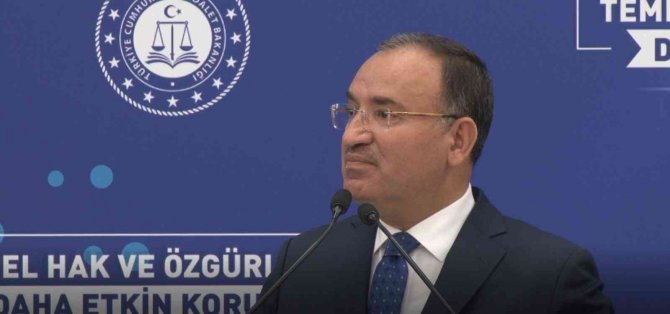 Adalet Bakanı Bozdağ: "Bugün Doğu Akdeniz Adeta Büyük Bir Göçmen Mezarlığına Dönmüş Durumdadır"