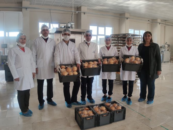 Meslek Lisesi Öğrencileri Günde Bin 100 Ekmek Üretiyor