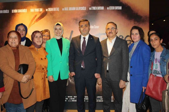 Engelli Milletvekilinin Hayat Hikayesini Anlatan Filmin İ̇zmir Galası Yapıldı