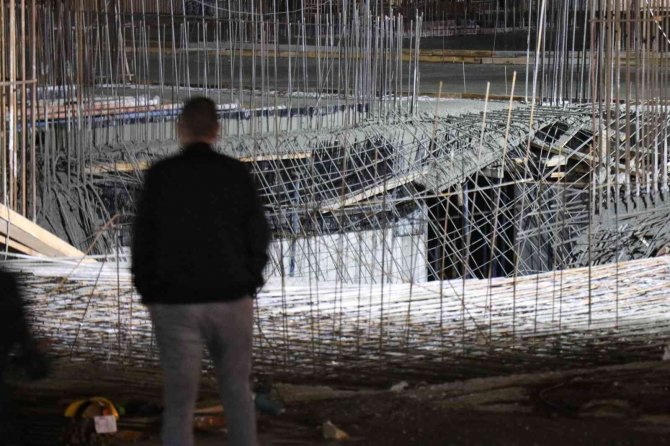 İ̇nşaat Alanında Beton Dökümünde Kalıp Çöktü: 2 İşçi Yaralı
