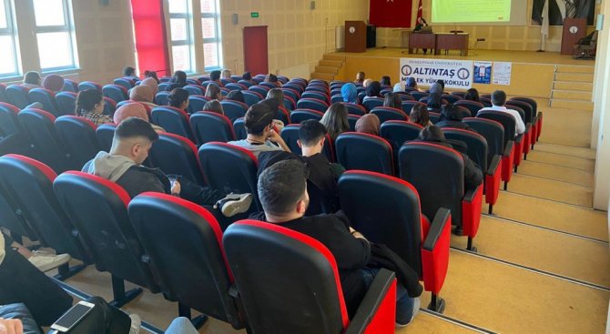 Altıntaş Myo’da İki Panel Birden