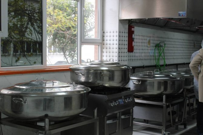 Öğrencilerin Yemekleri Meslek Lisesinde Hazırlanıyor