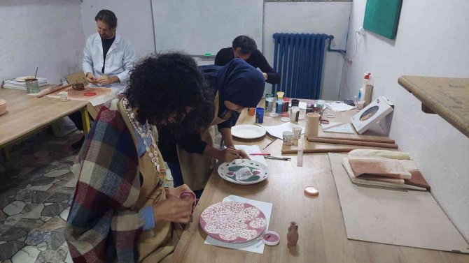 Öğretmenler Çocuklarıyla Yeteneklerini Geliştiriyor